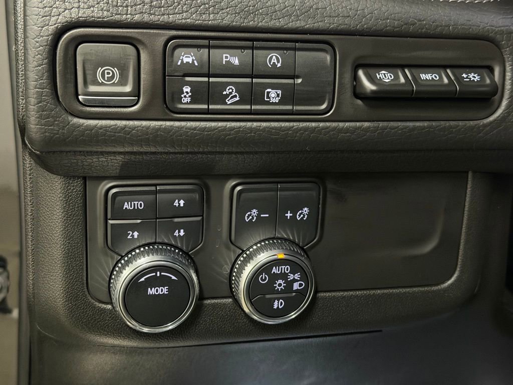 Certified 2024 GMC Yukon Denali image 37