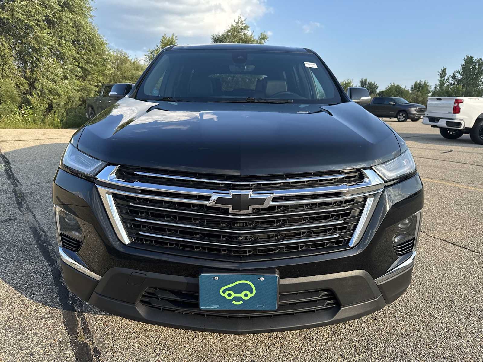 Certified 2023 Chevrolet Traverse LT w/ LT Premium Package AWD/4WD image 2
