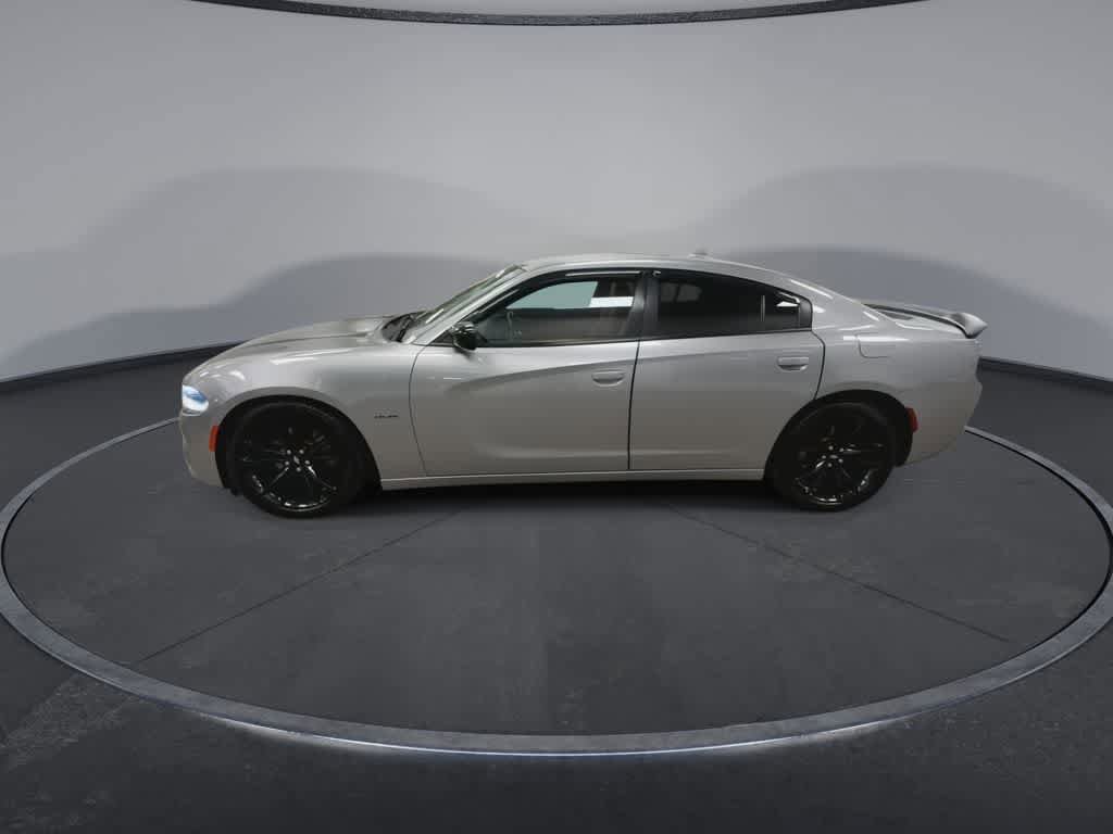 Used 2017 Dodge Charger R/T w/ Blacktop Package RWD image 5