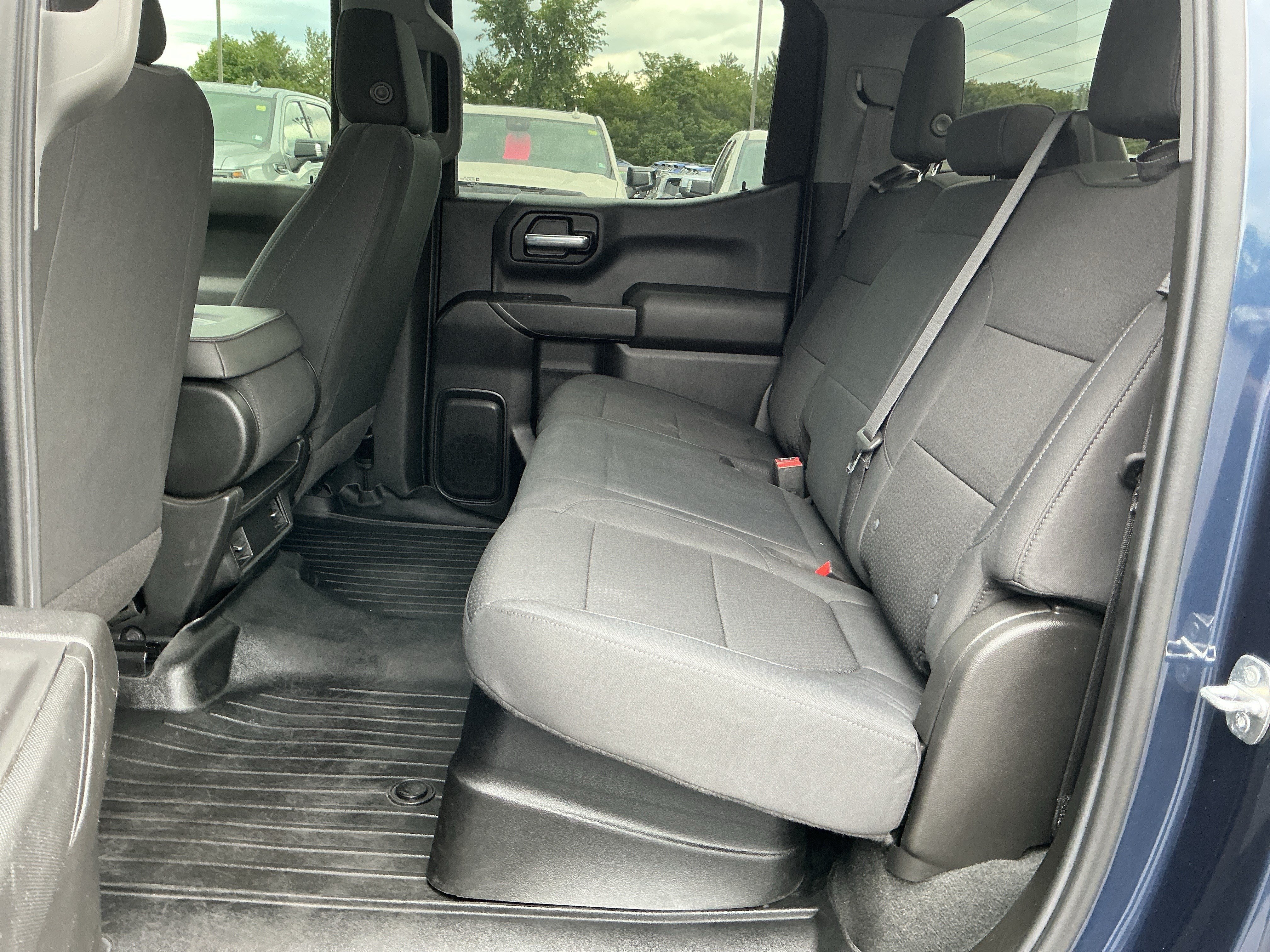 Used 2021 GMC Sierra 1500 4x4 Crew Cab w/ Sierra Value Package image 10