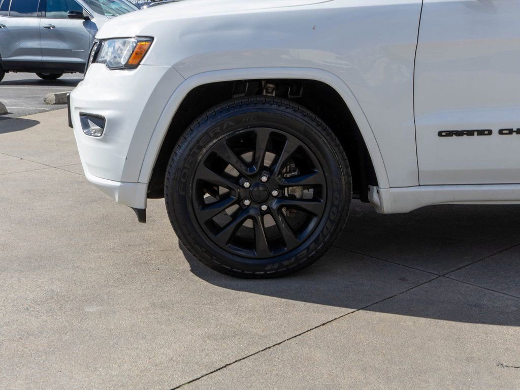 Used 2017 Jeep Grand Cherokee Altitude image 29