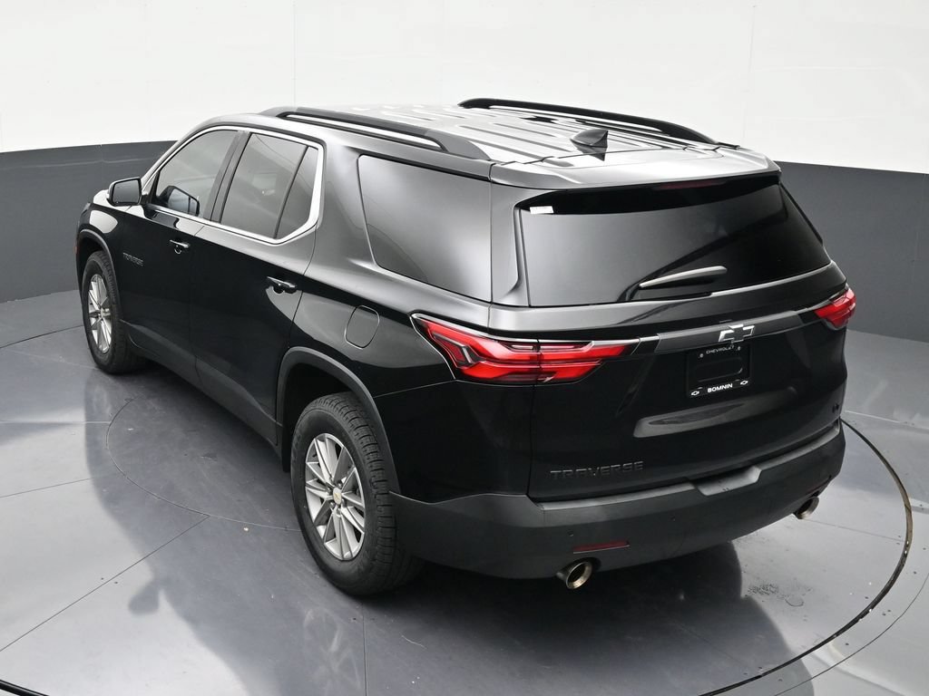 Used 2022 Chevrolet Traverse LT FWD image 14
