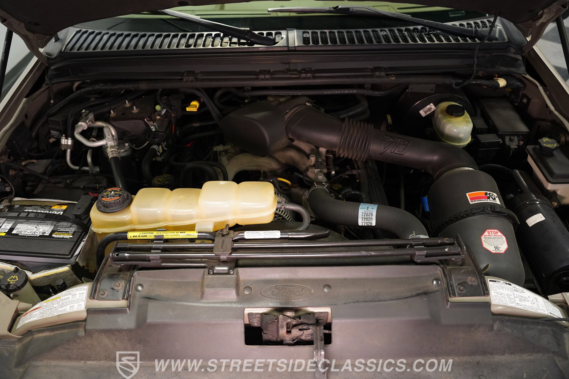 Used 2000 Ford Excursion XLT image 3