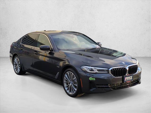 Used 2023 BMW 530e w/ Convenience Package image 3