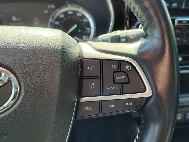 Used 2022 Toyota Highlander Platinum AWD/4WD image 29