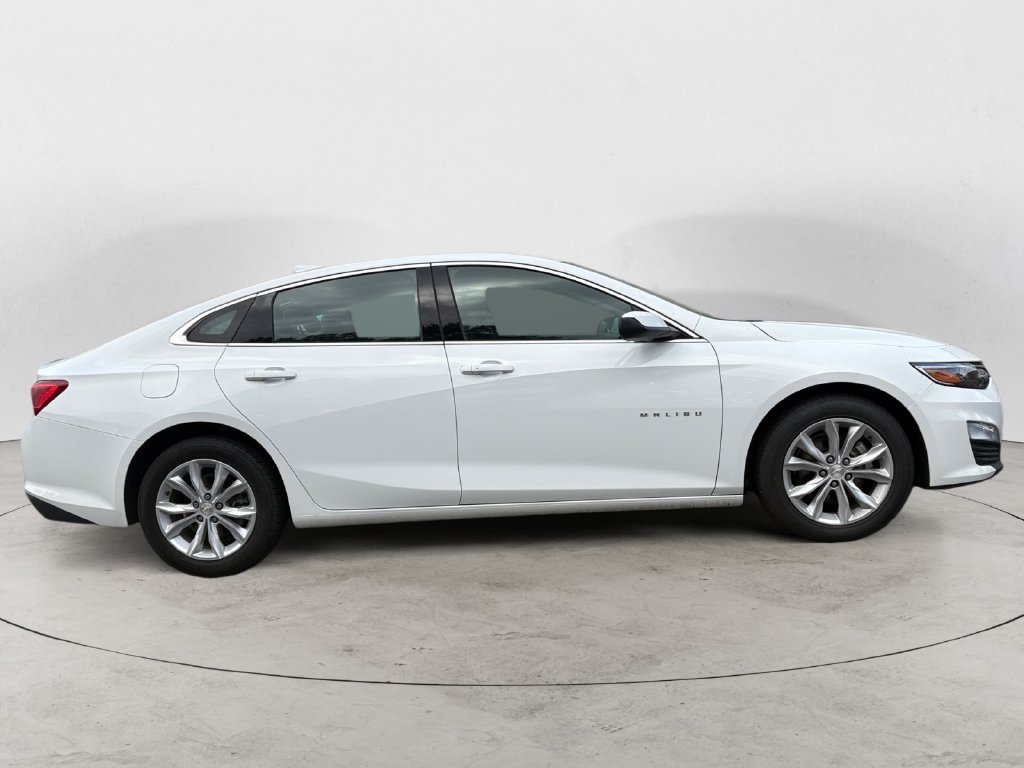 Used 2024 Chevrolet Malibu LT FWD image 2