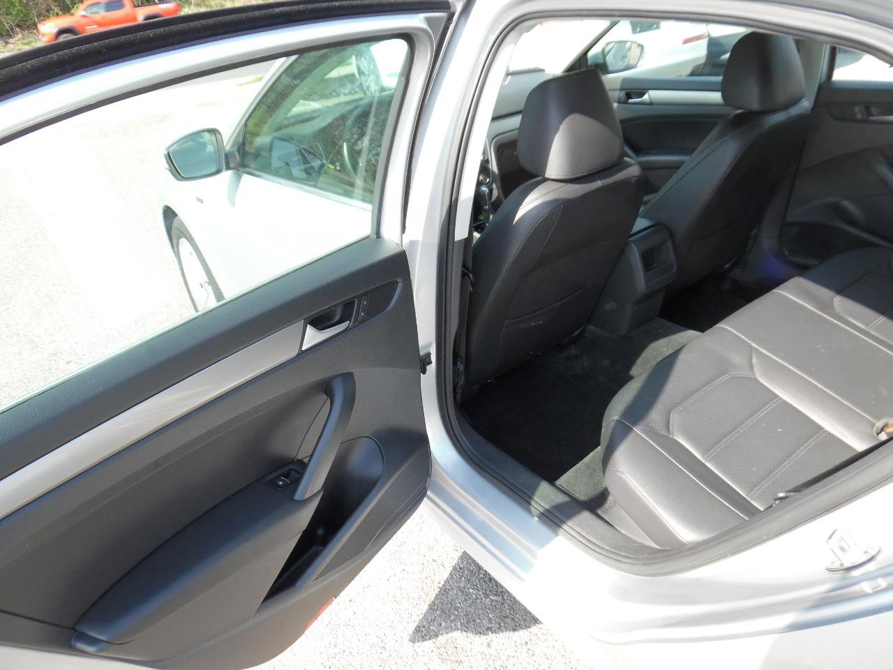 Used 2015 Volkswagen Passat 1.8T Limited Edition FWD image 17