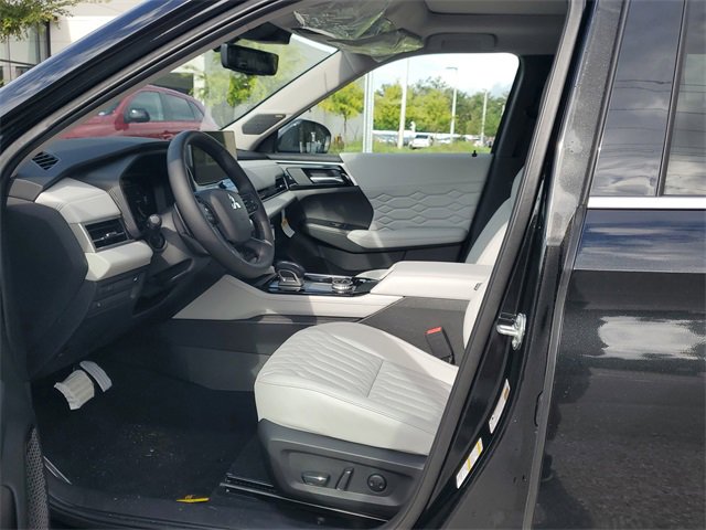 New 2025 Mitsubishi Outlander AWD image 20