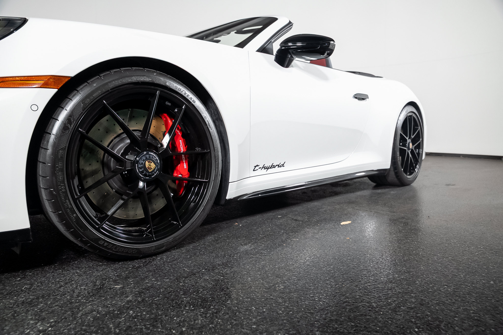 Used 2025 Porsche 911 Carrera 4 GTS AWD/4WD image 18