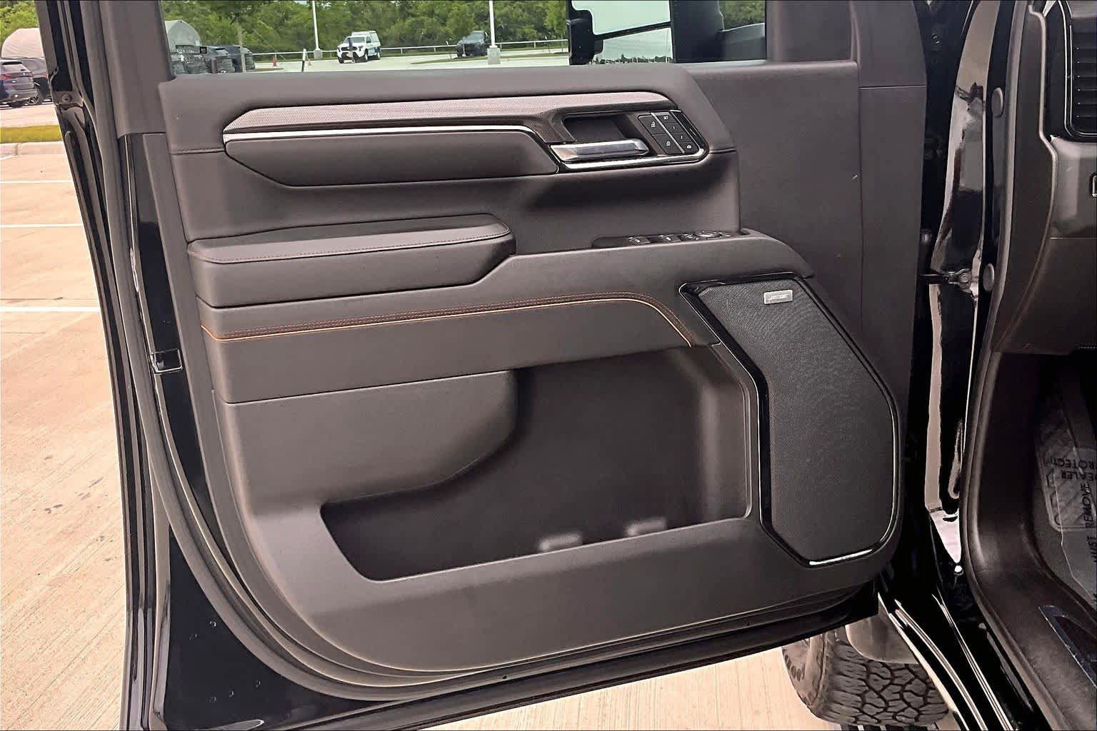 Used 2024 GMC Sierra 2500 AT4 w/ AT4 Premium Plus Package AWD/4WD image 19