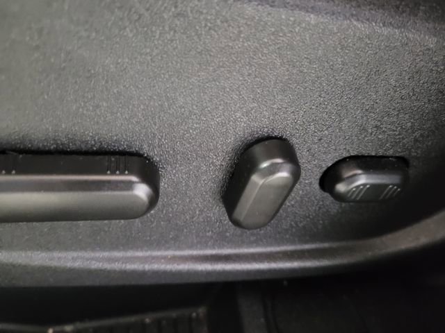 Used 2018 Ford Escape SEL w/ Ford Safe & Smart Package image 28