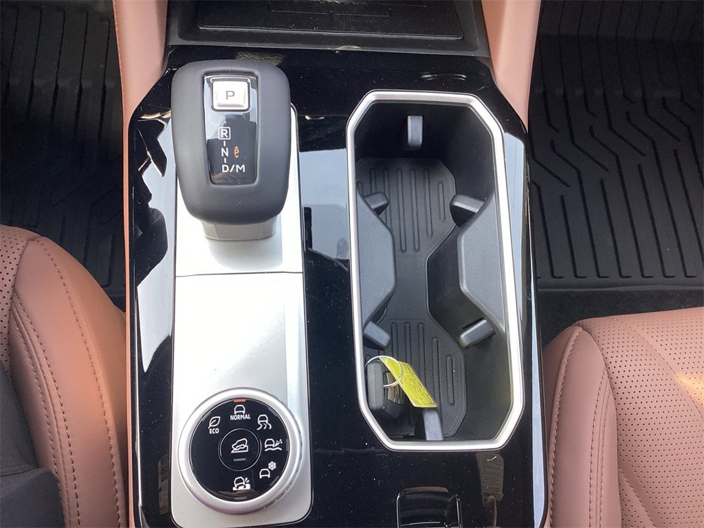 New 2025 Mitsubishi Outlander SEL image 24