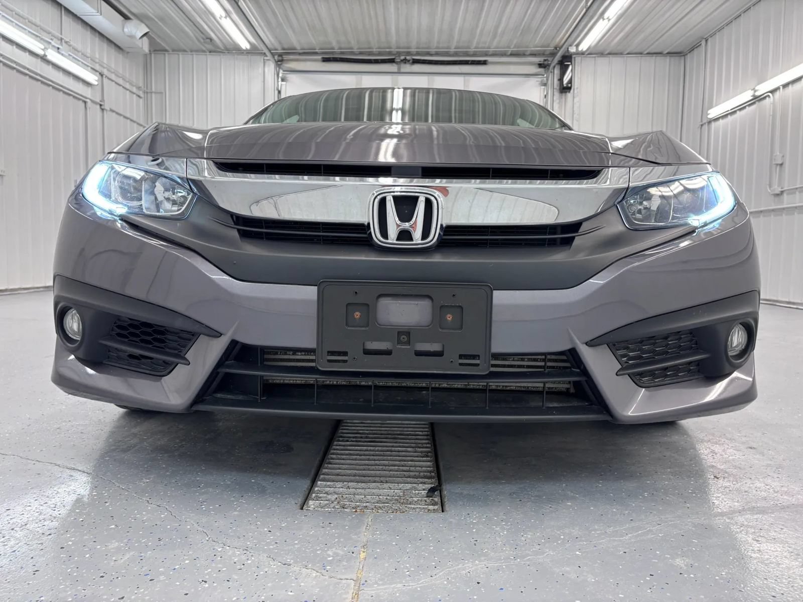 Used 2018 Honda Civic EX-T image 11