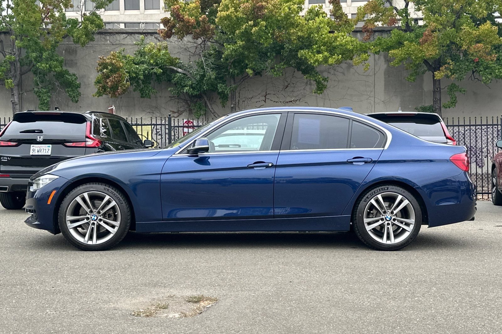 Used 2018 BMW 330i Sedan w/ Convenience Package RWD image 8