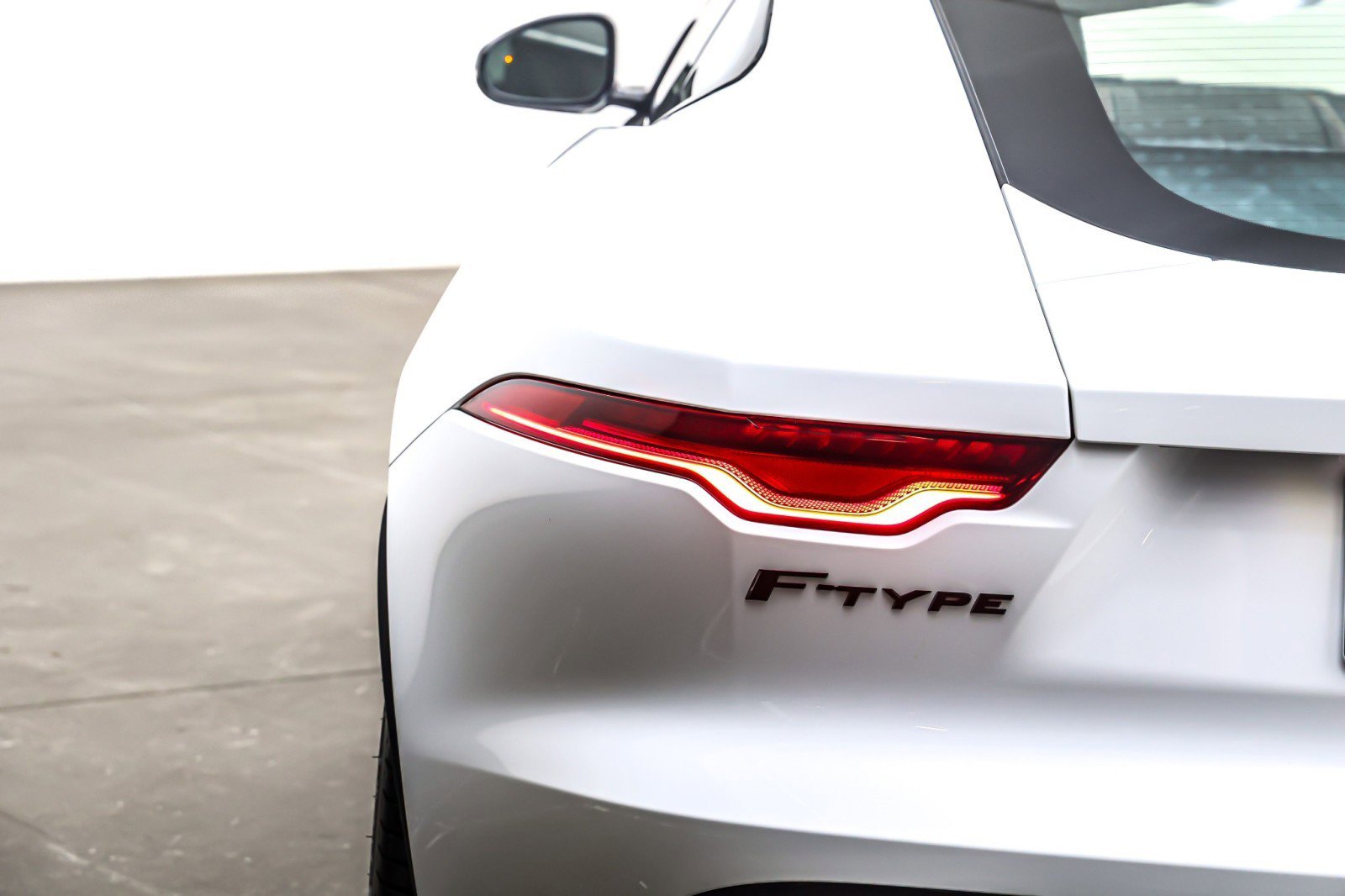 Used 2023 Jaguar F-TYPE R-Dynamic image 17