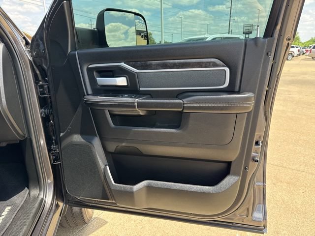 Used 2022 RAM 2500 Big Horn w/ Night Edition AWD/4WD image 26