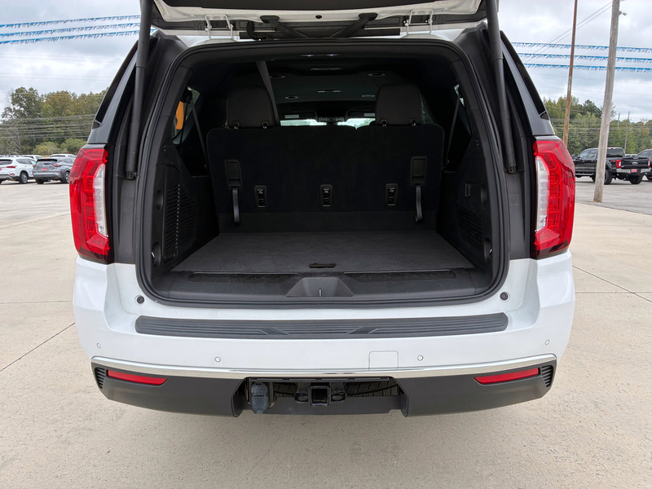 Used 2021 GMC Yukon XL SLT image 34