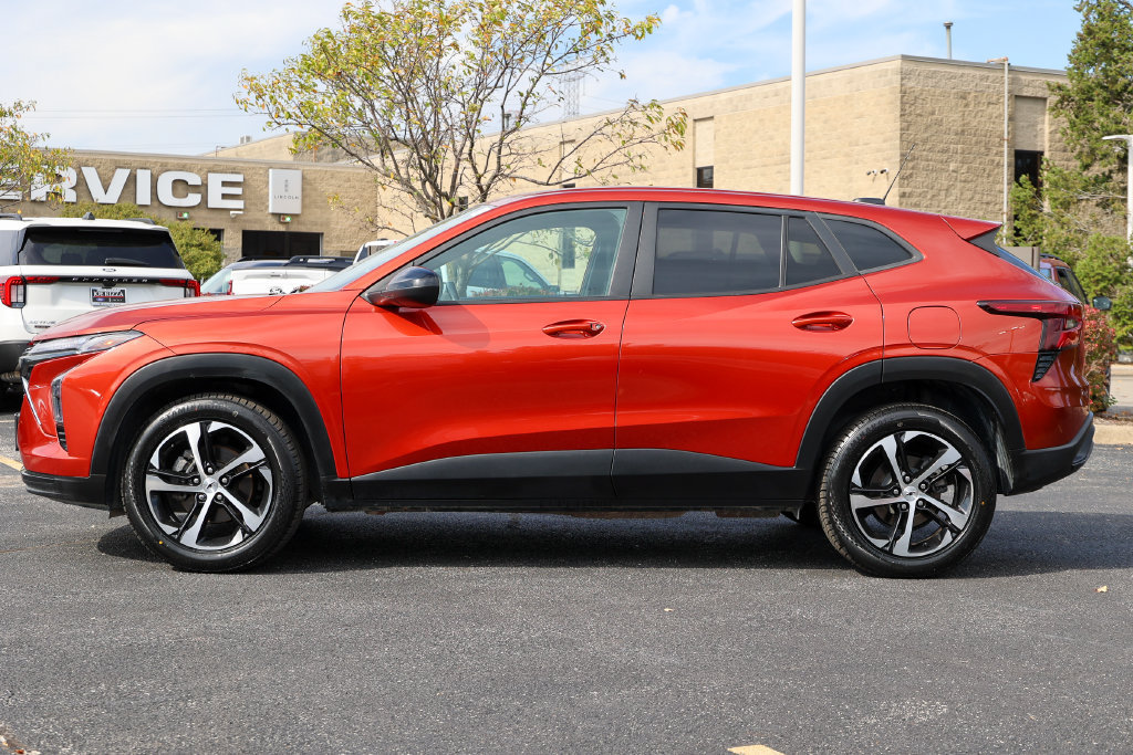 Used 2024 Chevrolet Trax RS w/ Driver Confidence Package FWD image 22