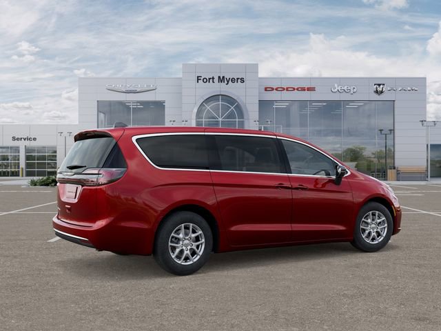 New 2026 Chrysler Pacifica Select image 4