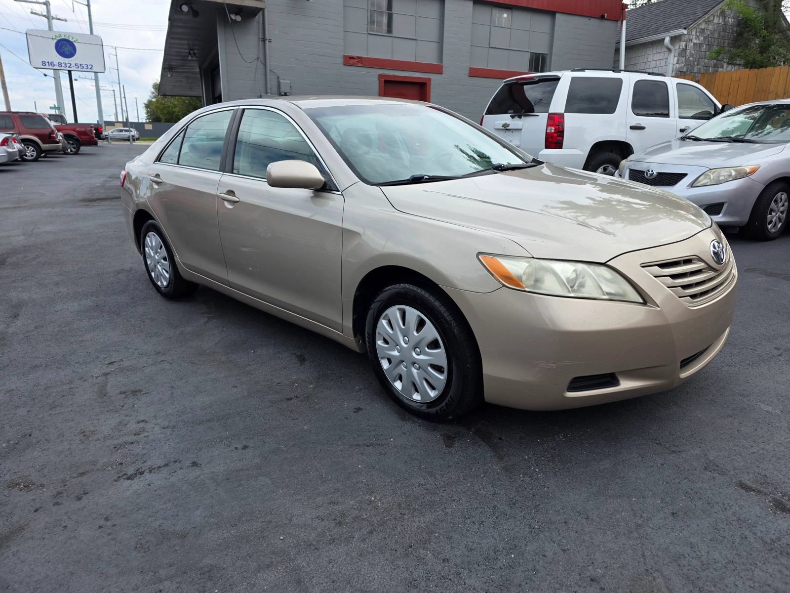 Used 2009 Toyota Camry LE FWD image 4