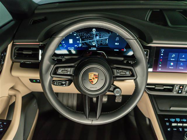 Used 2026 Porsche Macan Electric RWD image 18