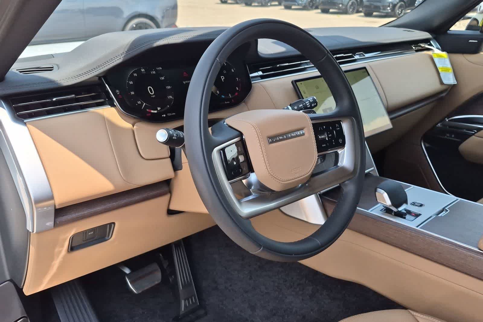New 2026 Land Rover Range Rover Long Wheelbase SE AWD/4WD image 2
