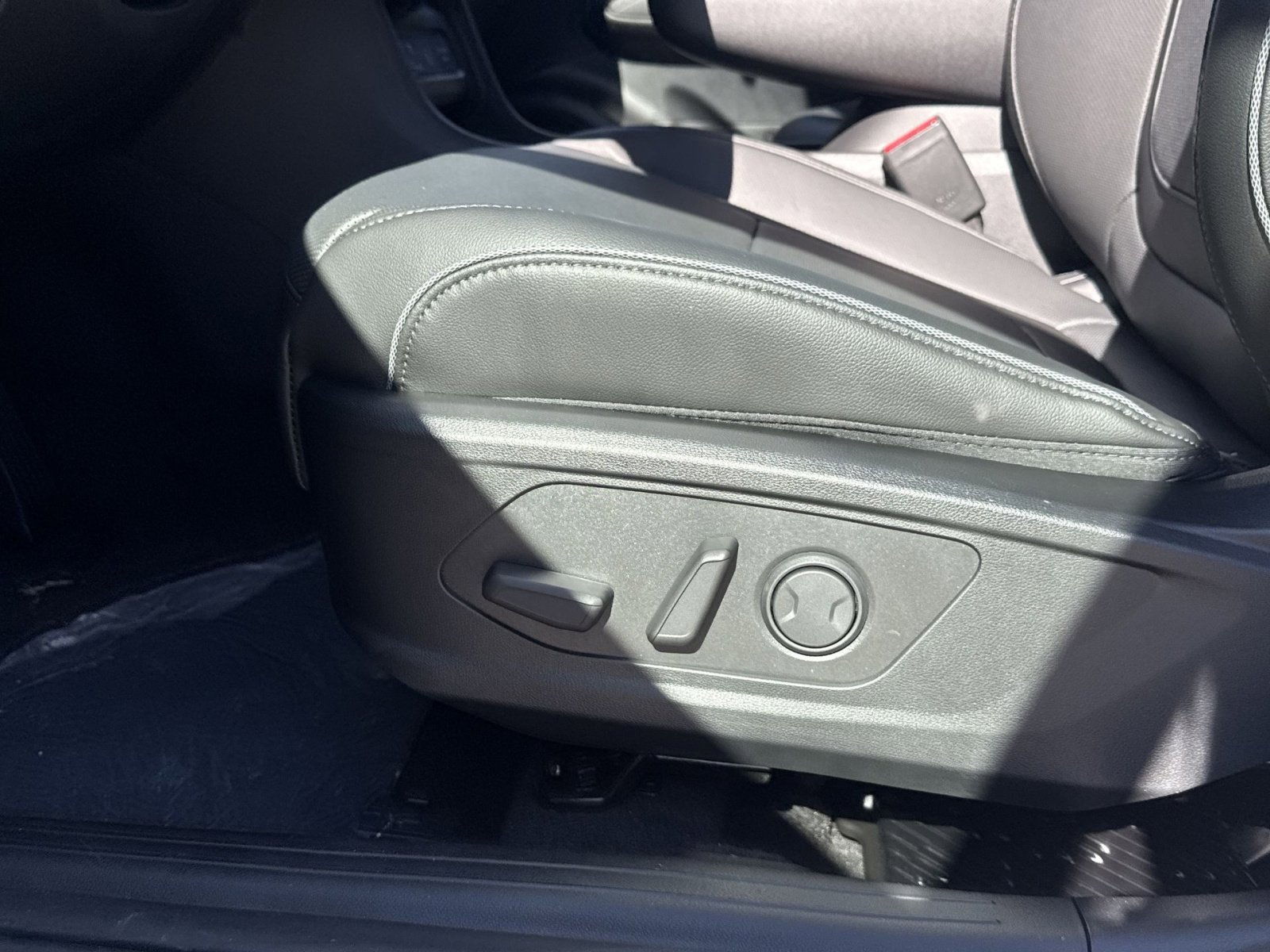 New 2026 Hyundai Tucson Limited image 14