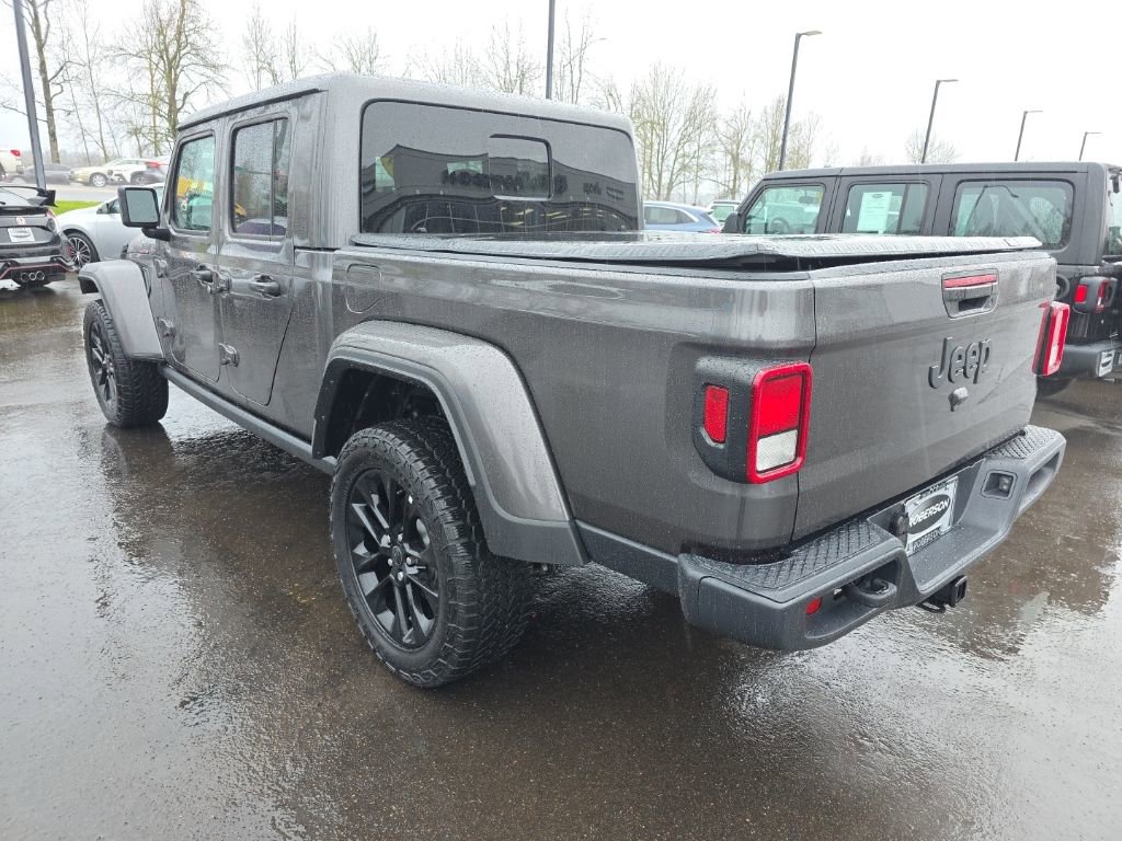 Used 2024 Jeep Gladiator Sport image 3