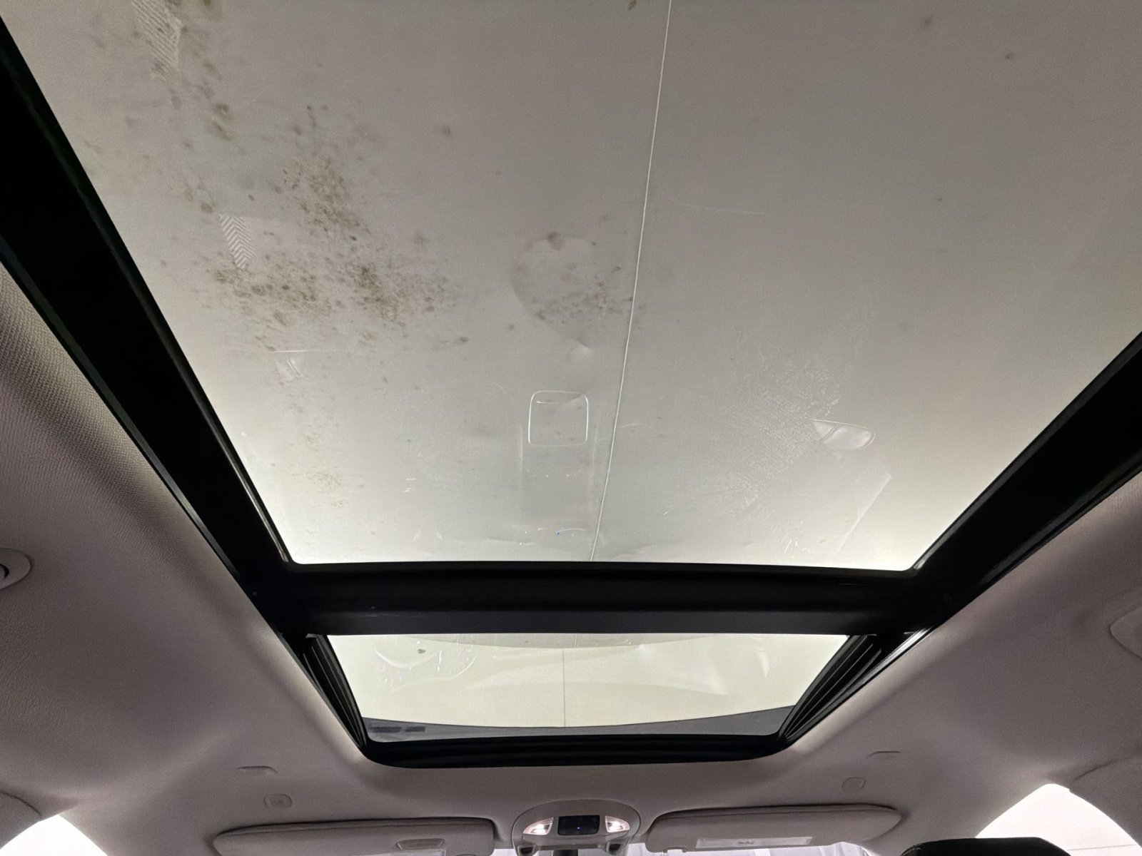 Used 2024 Chrysler Pacifica Limited image 24