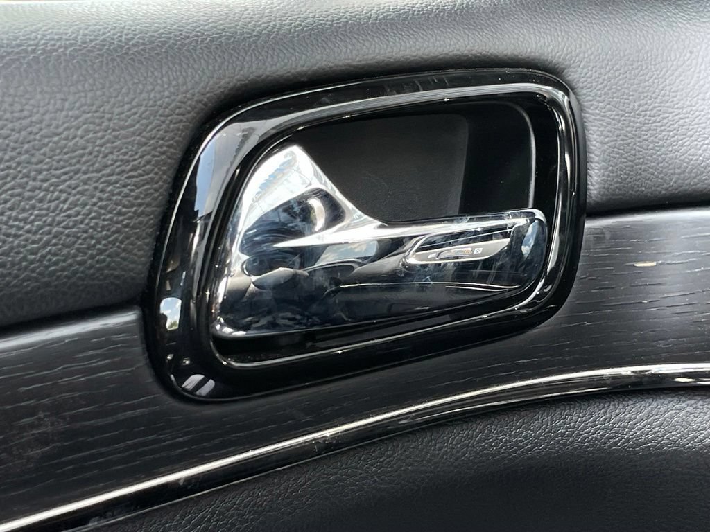 Used 2021 Jeep Grand Cherokee High Altitude AWD/4WD image 13
