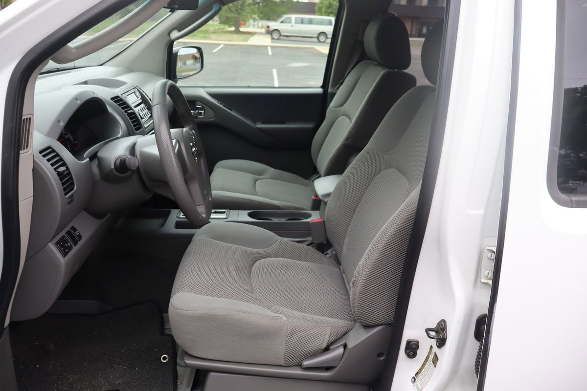Used 2006 Nissan Frontier SE w/ (P01) Power Pkg AWD/4WD image 19