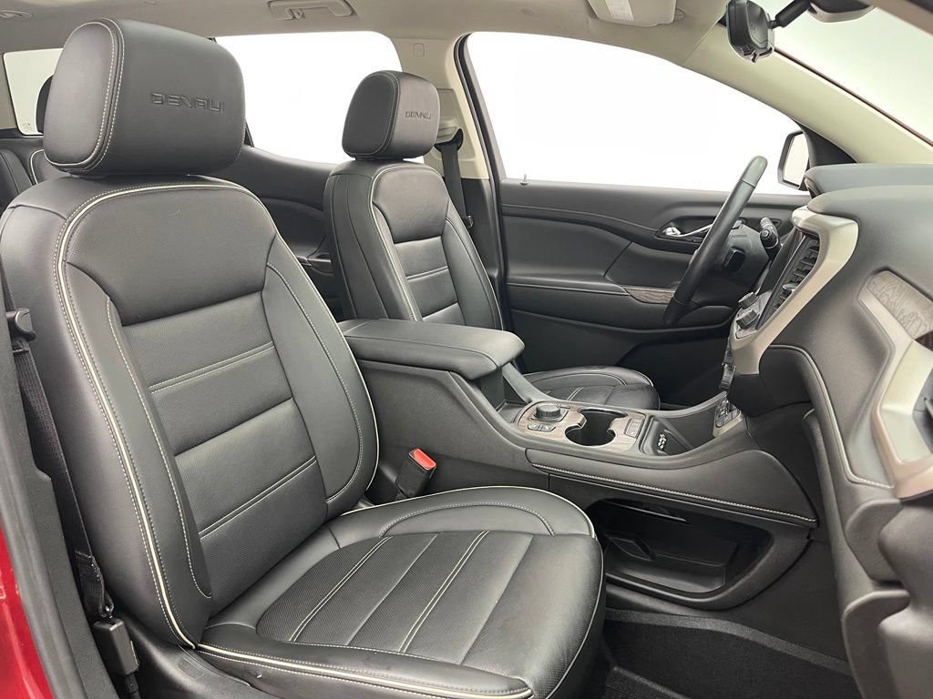 Used 2021 GMC Acadia Denali w/ Denali Technology Package FWD image 37