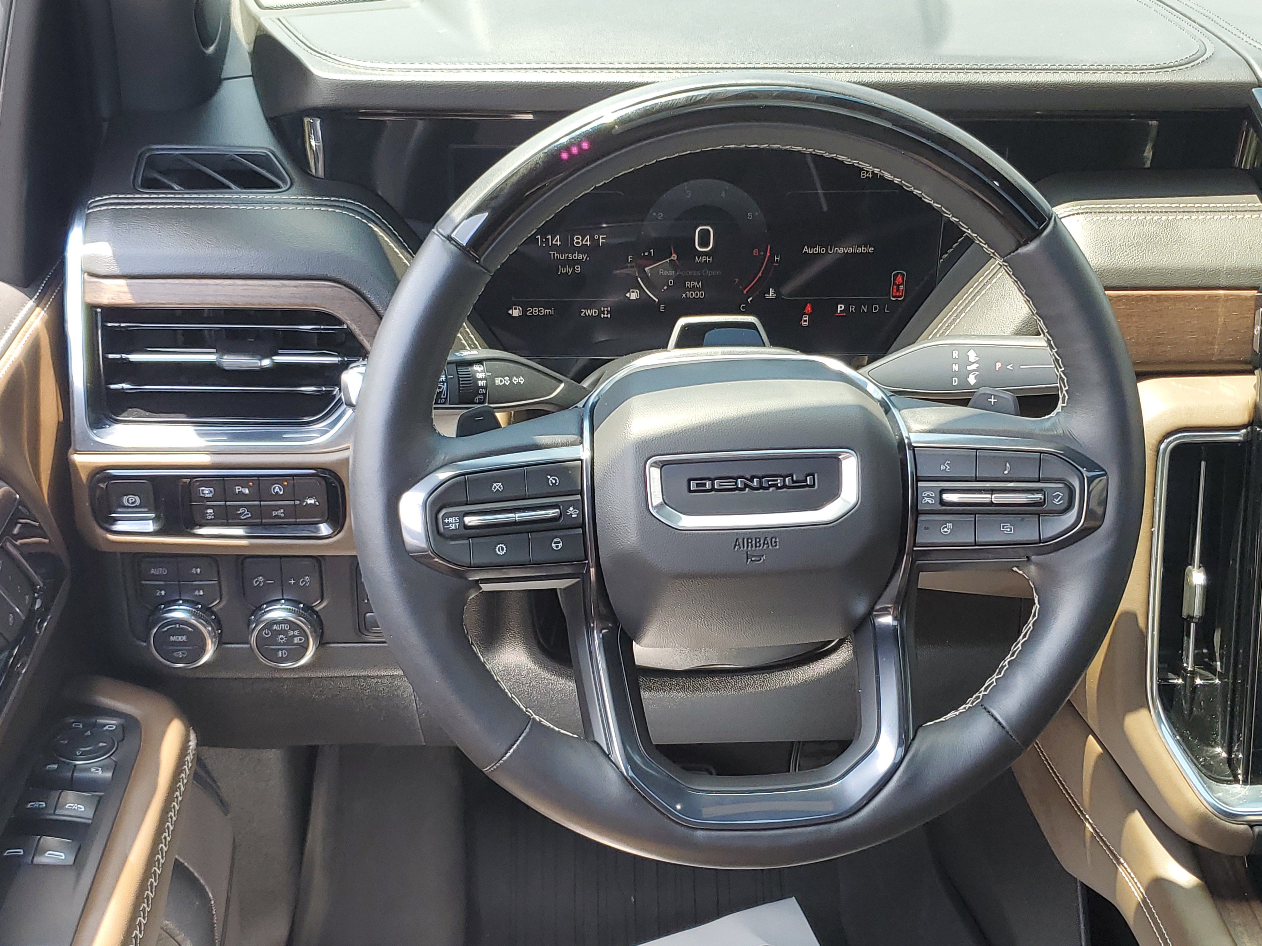 Used 2025 GMC Yukon XL Denali Ultimate AWD/4WD image 11