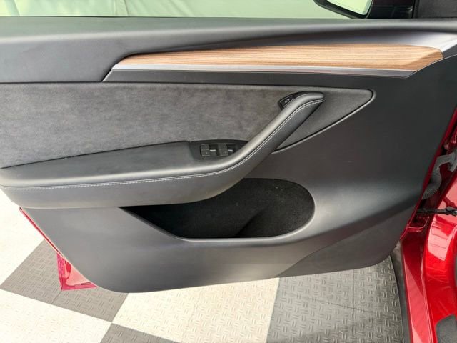 Used 2024 Tesla Model Y Long Range image 14