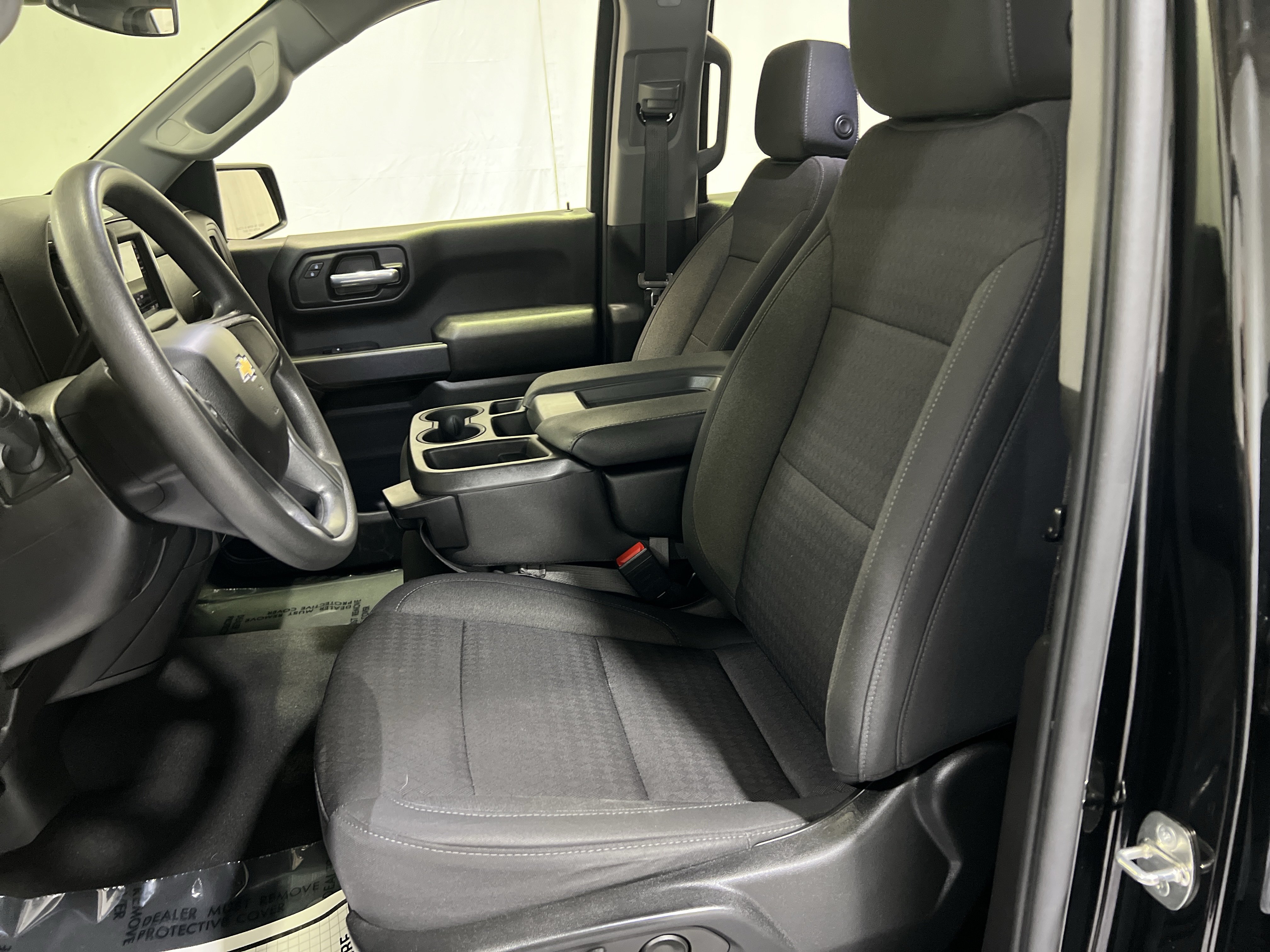 Certified 2023 Chevrolet Silverado 1500 Custom AWD/4WD image 17