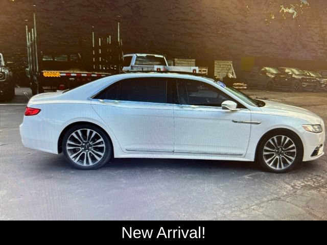 Used 2018 Lincoln Continental Select w/ Continental Climate Package AWD/4WD image 6