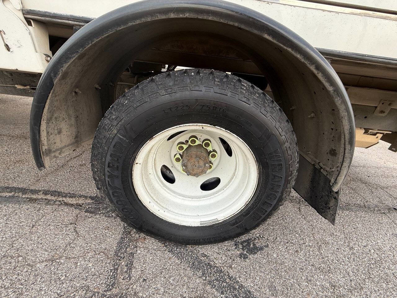 Used 2017 Ford E-450 and Econoline 450 Super Duty w/ Power Windows & Locks Group RWD image 20