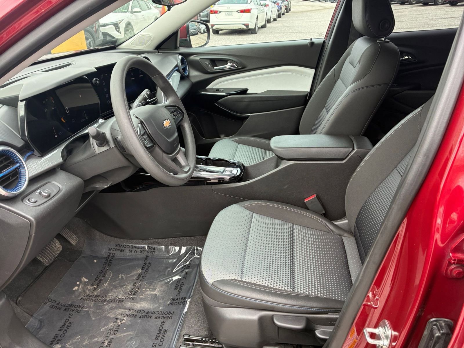 Used 2025 Chevrolet Trax LT image 22