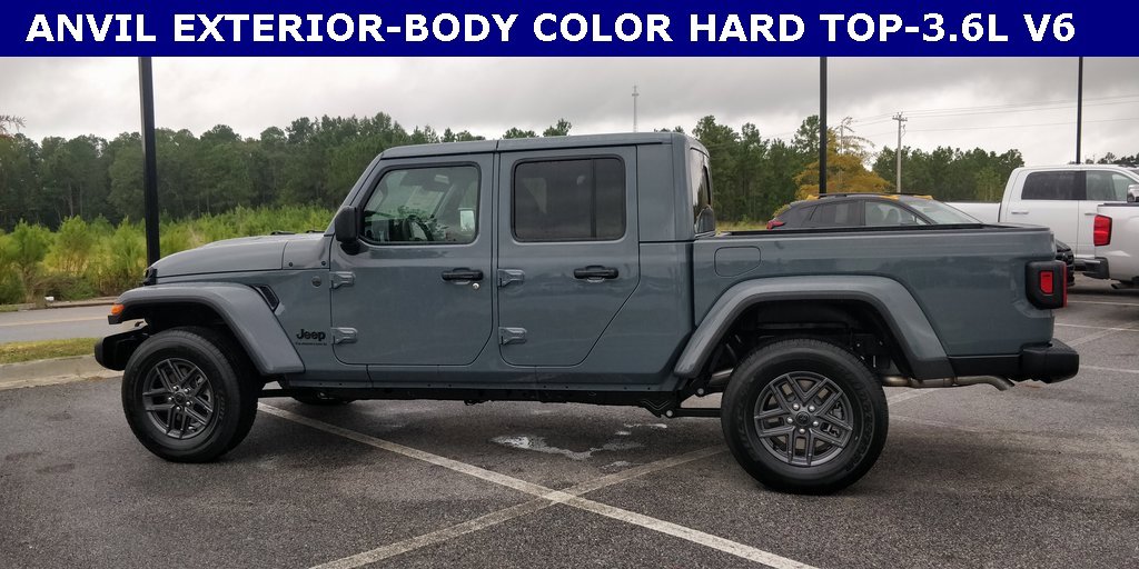 New 2025 Jeep Gladiator Sport image 5