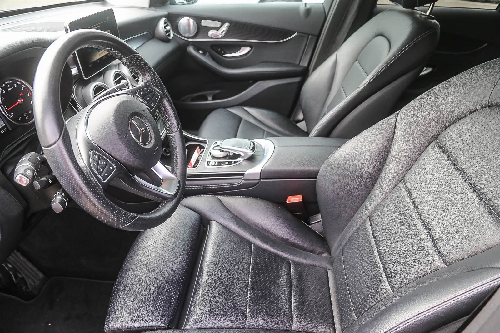 Used 2017 Mercedes-Benz GLC 300 4MATIC Coupe image 5