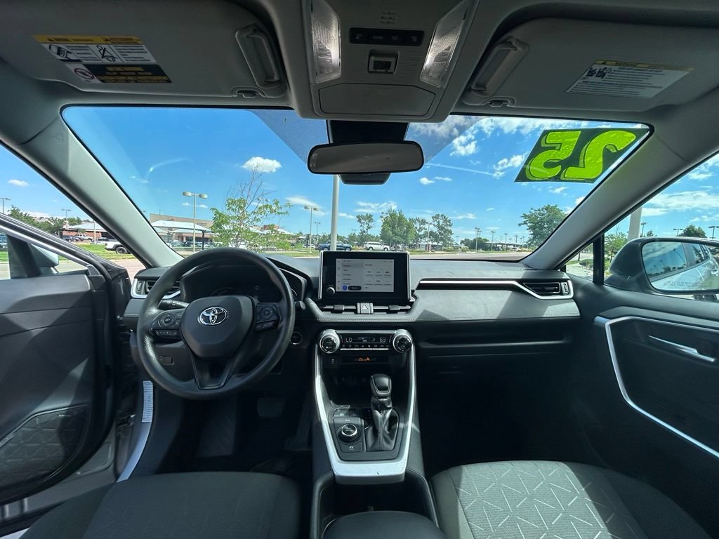 Used 2025 Toyota RAV4 XLE AWD/4WD image 10