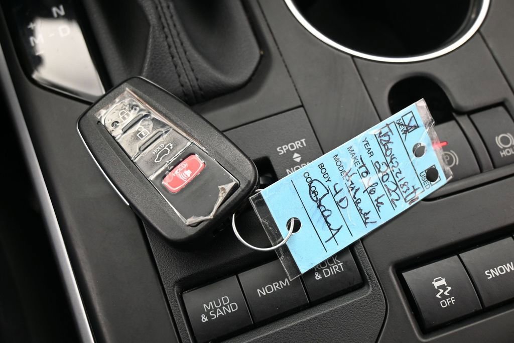 Used 2022 Toyota Highlander L AWD/4WD image 22