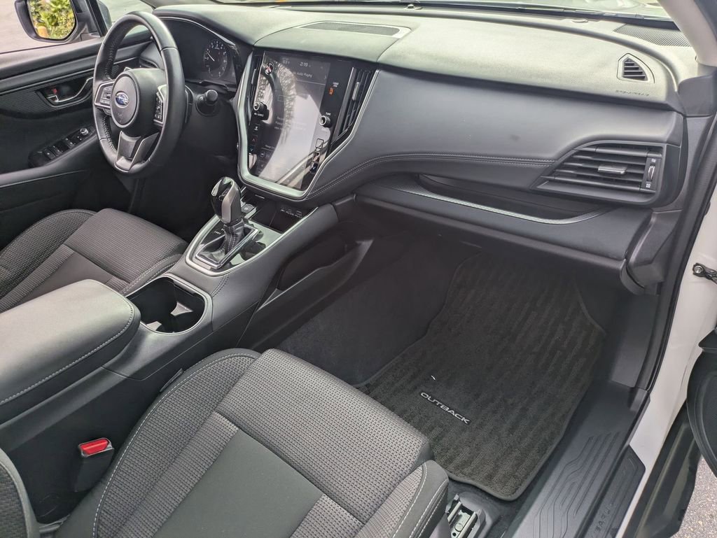 Used 2025 Subaru Outback Premium image 29