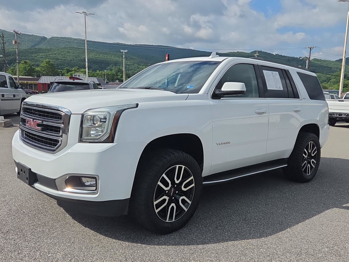 Used 2018 GMC Yukon SLT w/ Open Road Package AWD/4WD image 7