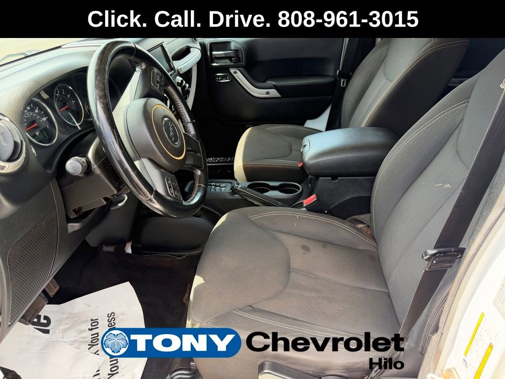 Used 2016 Jeep Wrangler Unlimited Sahara w/ Connectivity Group image 4