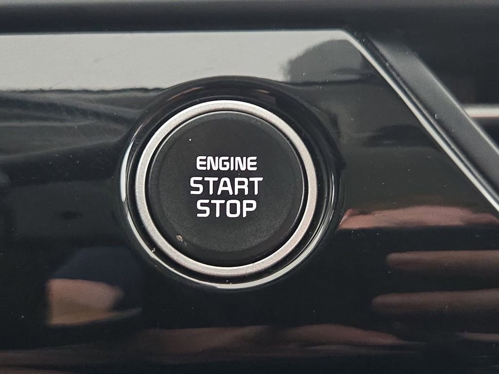 Used 2025 Kia Seltos S image 23