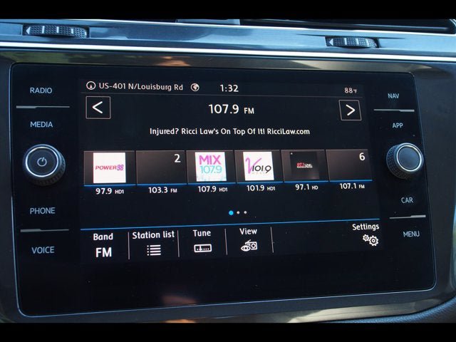 Used 2020 Volkswagen Tiguan SEL FWD image 33