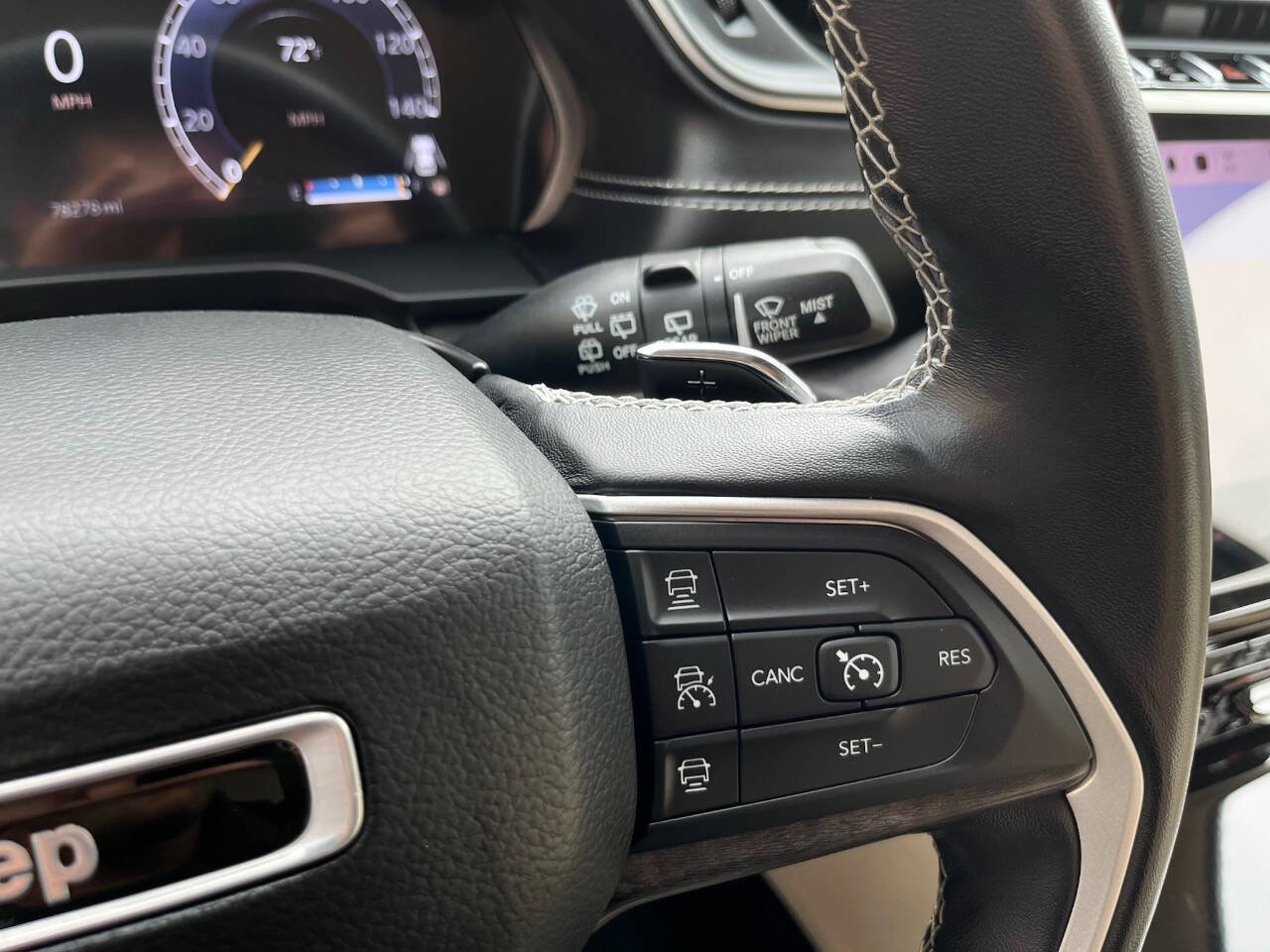 Used 2022 Jeep Grand Cherokee L Limited w/ Luxury Tech Group II image 29