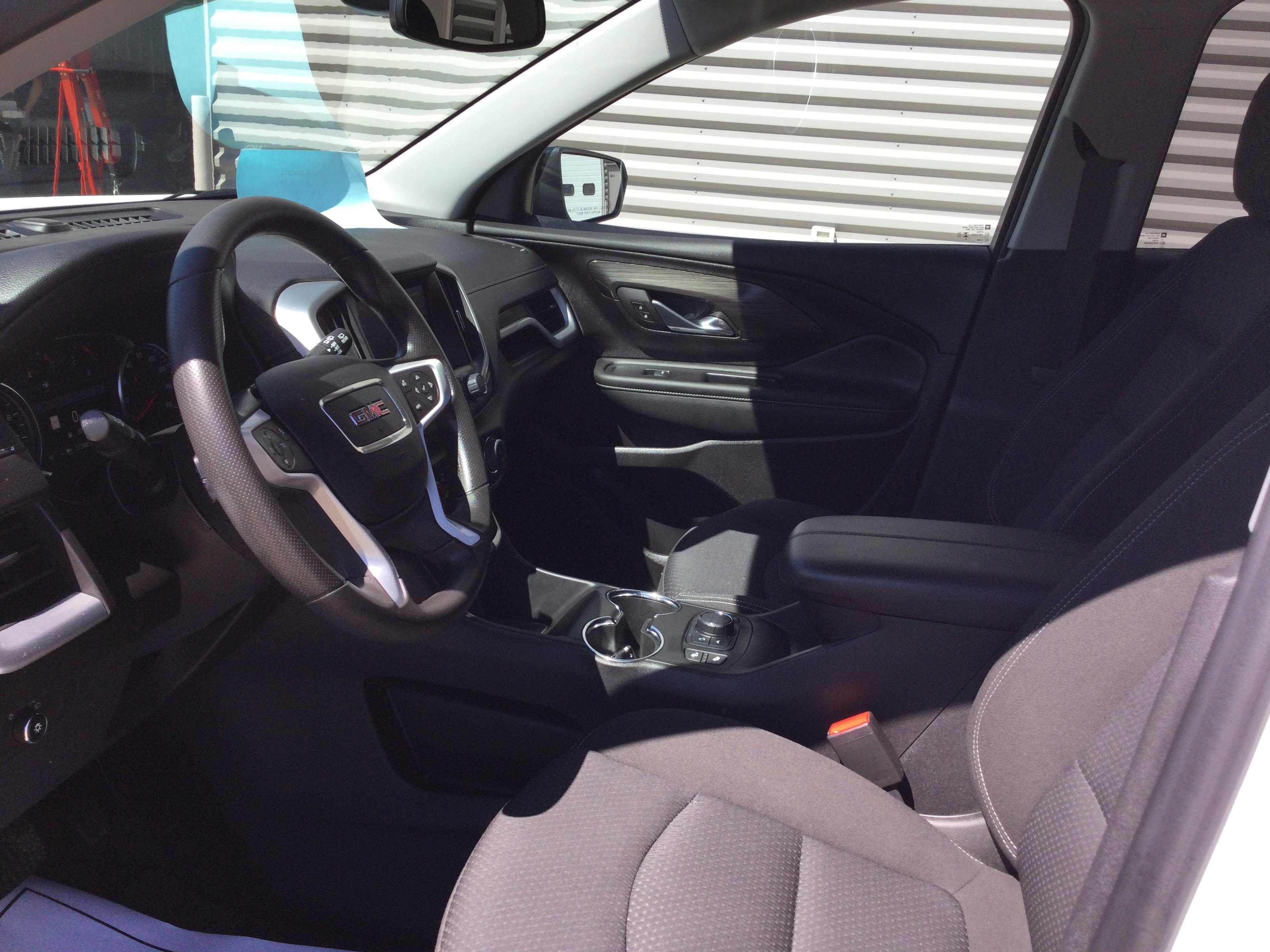 Used 2024 GMC Terrain SLE w/ Driver Convenience Package AWD/4WD image 7