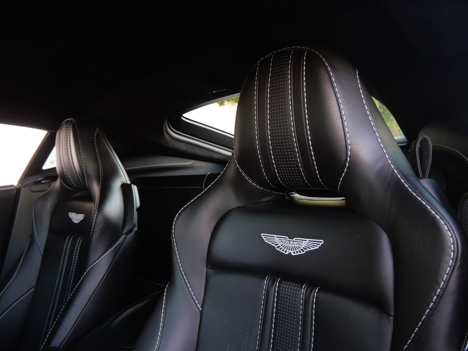 Used 2020 Aston Martin V8 Vantage Coupe RWD image 5
